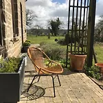 Le Jardin Des Fees Bed & Breakfast 3*