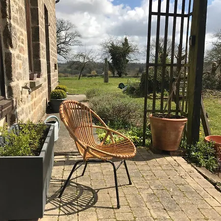 Le Jardin Des Fees Frühstückspension *